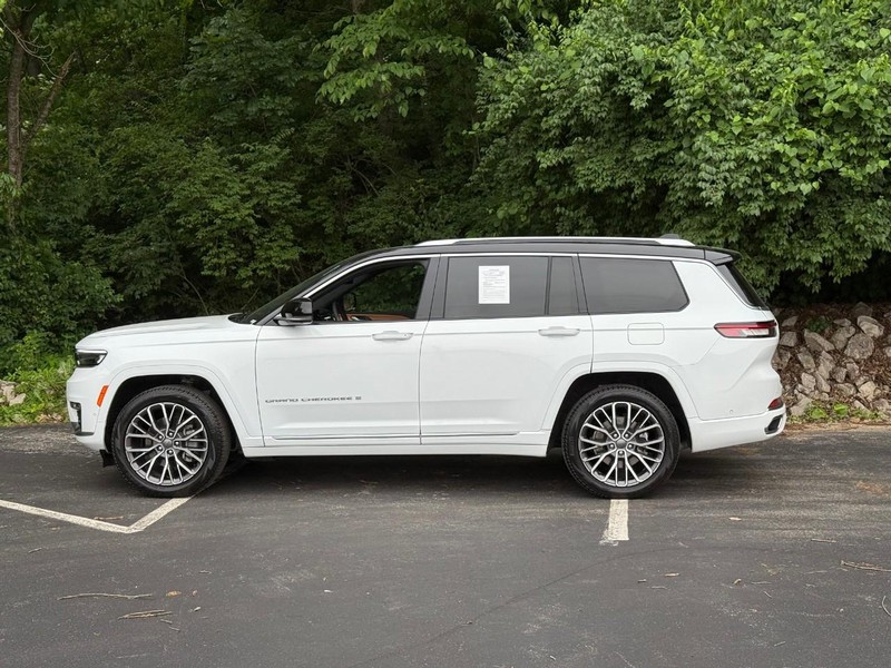 Jeep Grand Cherokee L Vehicle Image 03