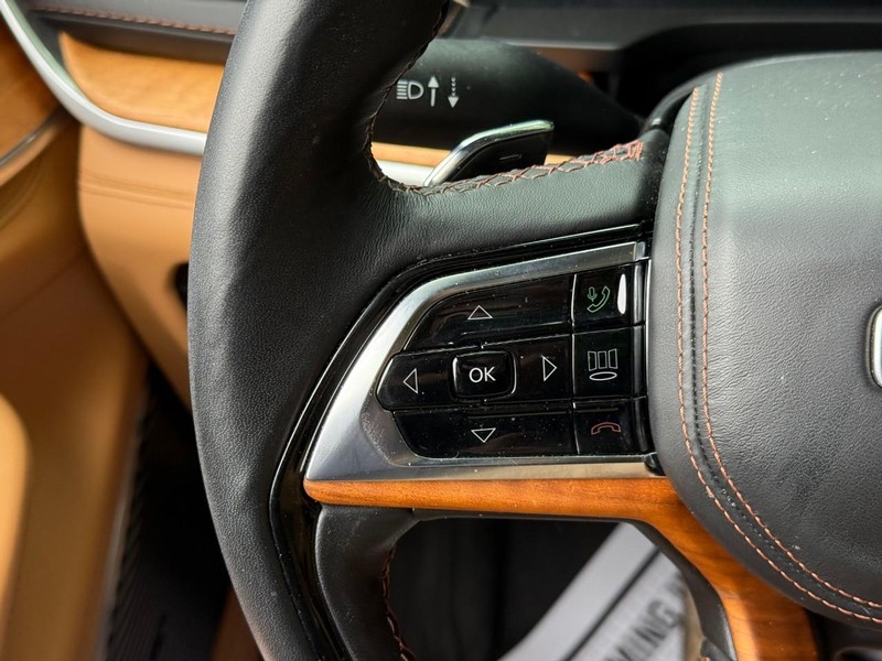 Jeep Grand Cherokee L Vehicle Image 26