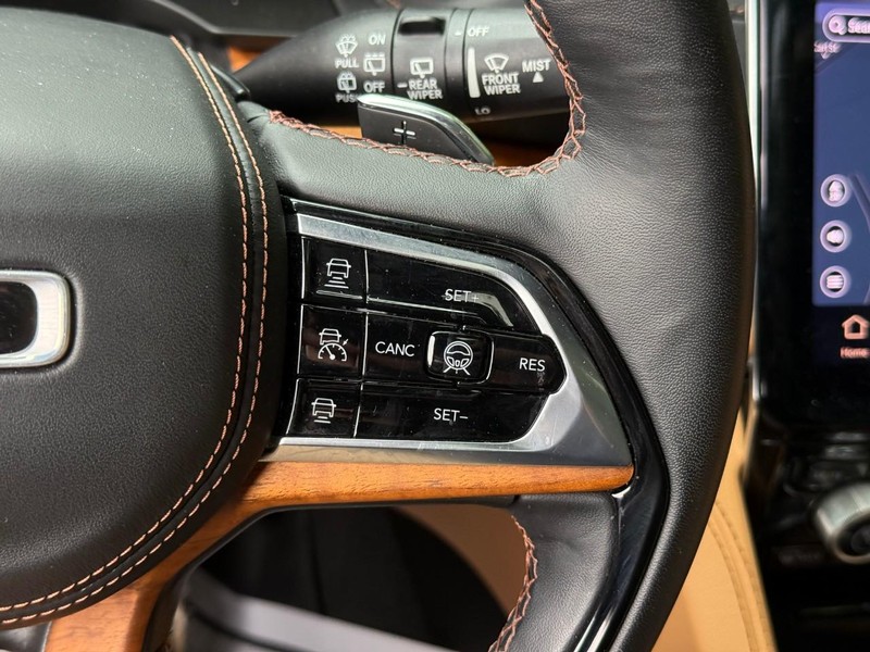 Jeep Grand Cherokee L Vehicle Image 27