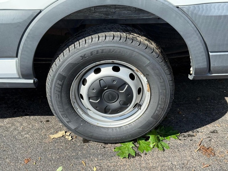 Ford Transit Cargo Van Vehicle Image 05