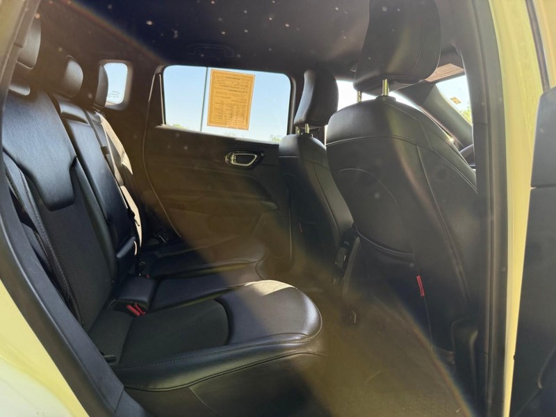 Jeep Compass Vehicle Image 14