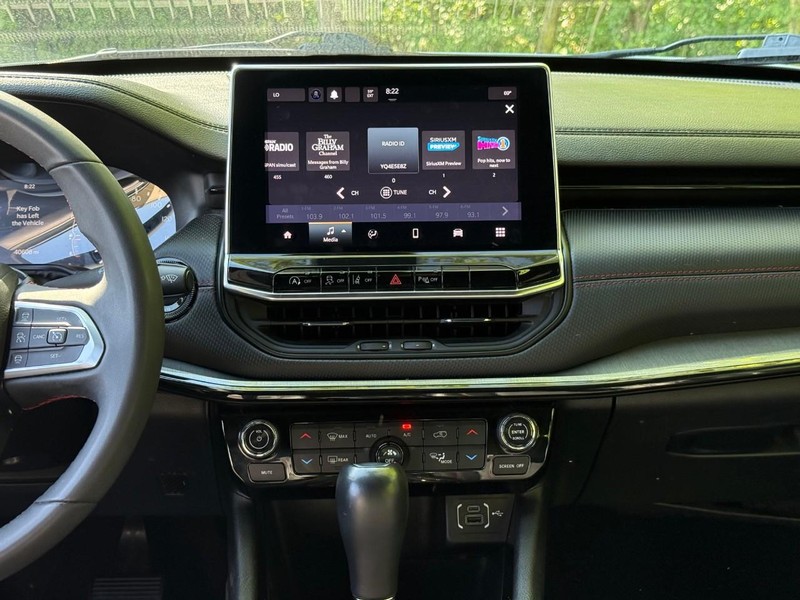 Jeep Compass Vehicle Image 17
