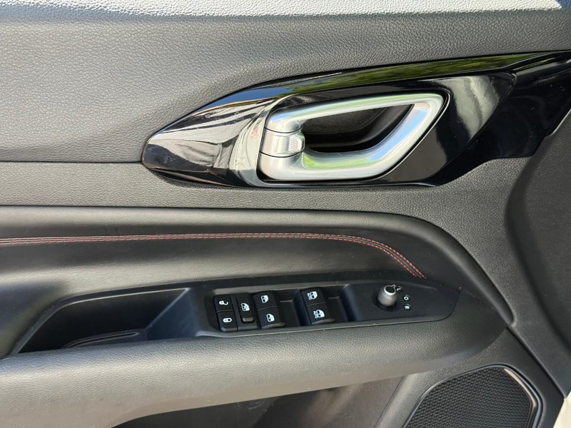 Jeep Compass Vehicle Image 19