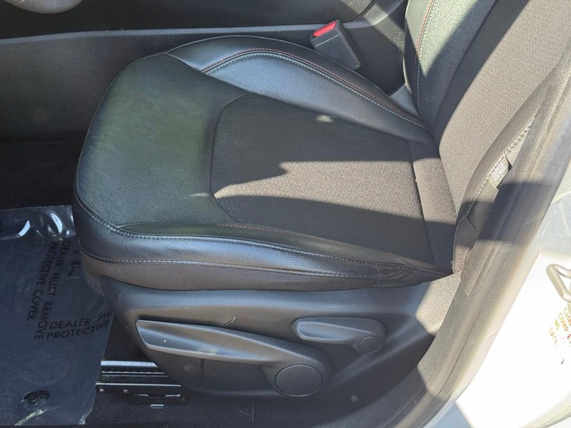 Jeep Compass Vehicle Image 20