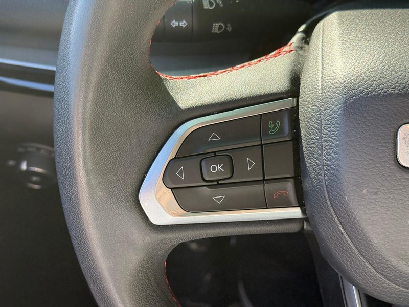 Jeep Compass Vehicle Image 22