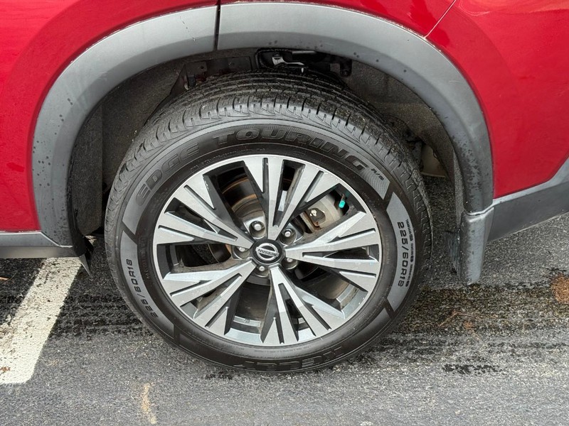 Nissan Rogue Vehicle Image 05