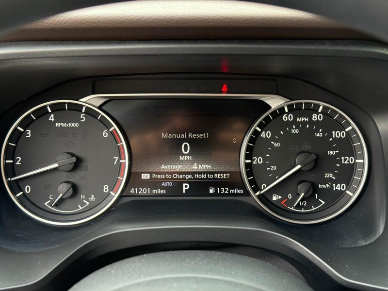 Nissan Rogue Vehicle Image 24