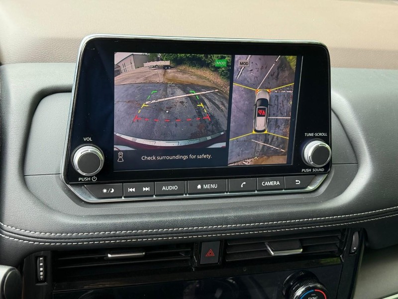 Nissan Rogue Vehicle Image 26