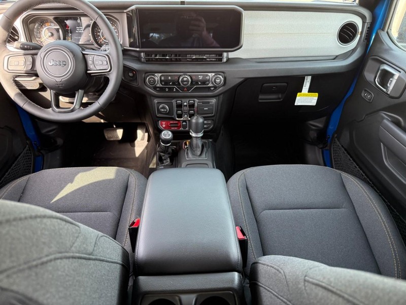 Jeep Wrangler Vehicle Image 07