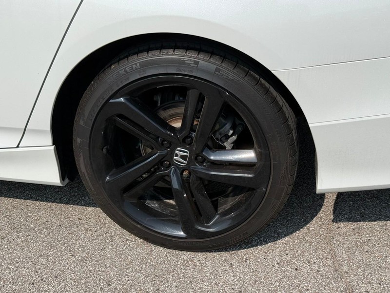 Honda Accord Sedan Vehicle Image 05