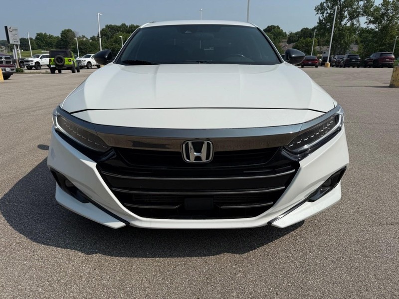Honda Accord Sedan Vehicle Image 11
