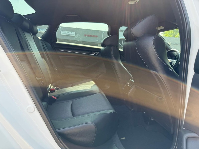 Honda Accord Sedan Vehicle Image 12