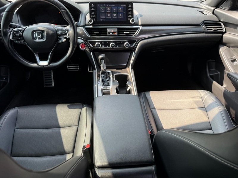 Honda Accord Sedan Vehicle Image 13