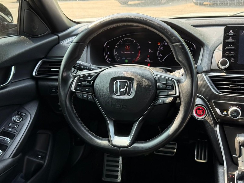 Honda Accord Sedan Vehicle Image 14