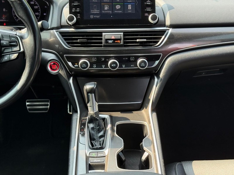 Honda Accord Sedan Vehicle Image 16