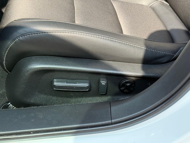 Honda Accord Sedan Vehicle Image 21