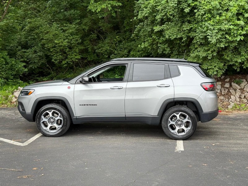 Jeep Compass Vehicle Image 03