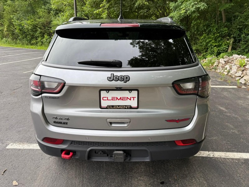Jeep Compass Vehicle Image 09