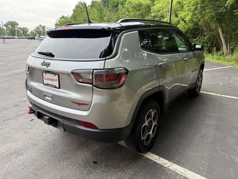Jeep Compass Vehicle Image 11
