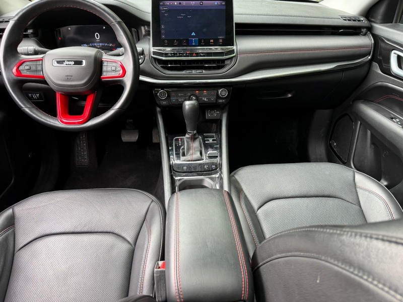 Jeep Compass Vehicle Image 16