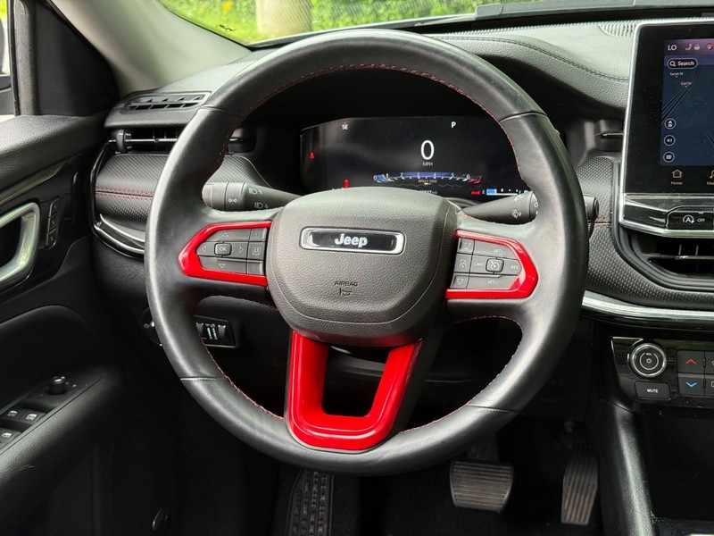 Jeep Compass Vehicle Image 17