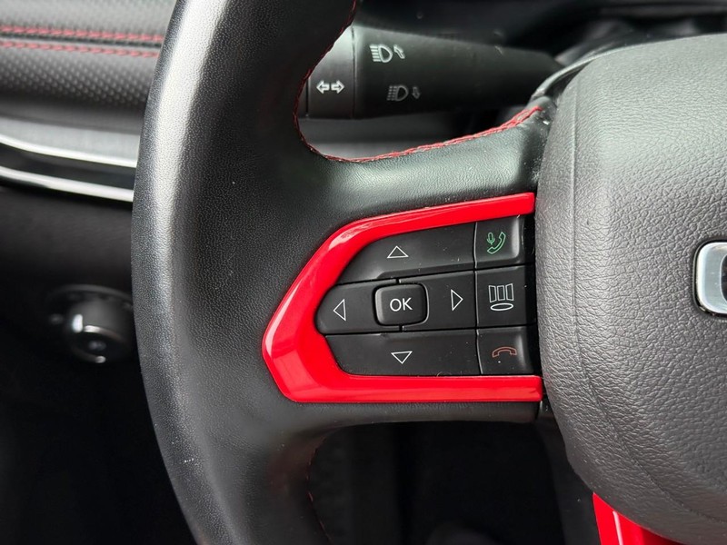 Jeep Compass Vehicle Image 24