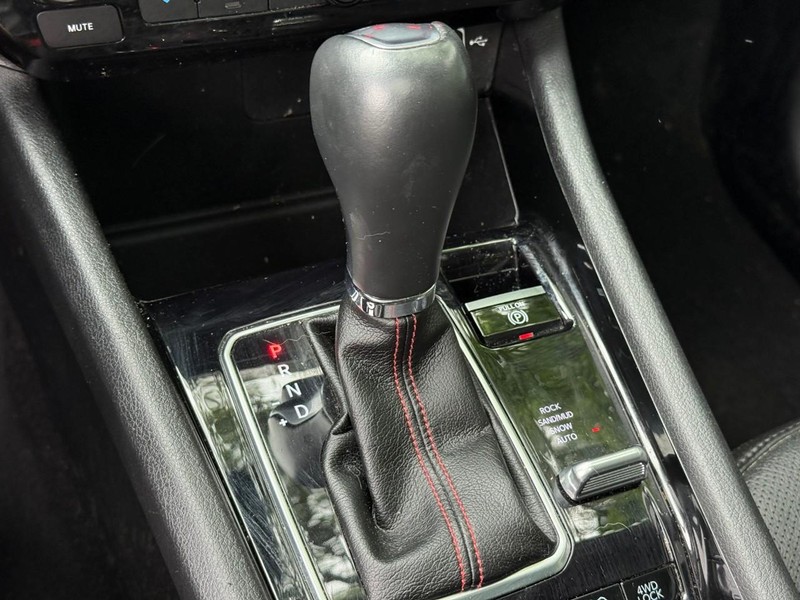 Jeep Compass Vehicle Image 26