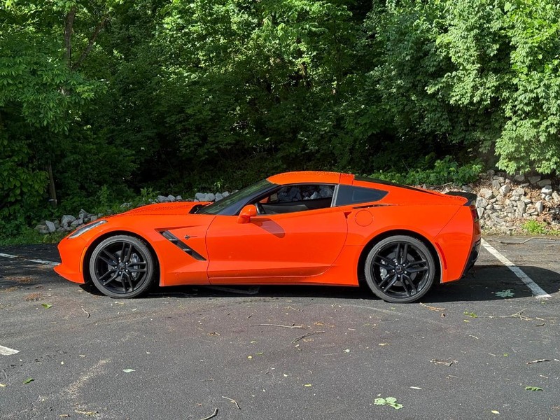 Chevrolet Corvette Vehicle Image 03