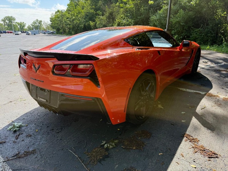 Chevrolet Corvette Vehicle Image 09