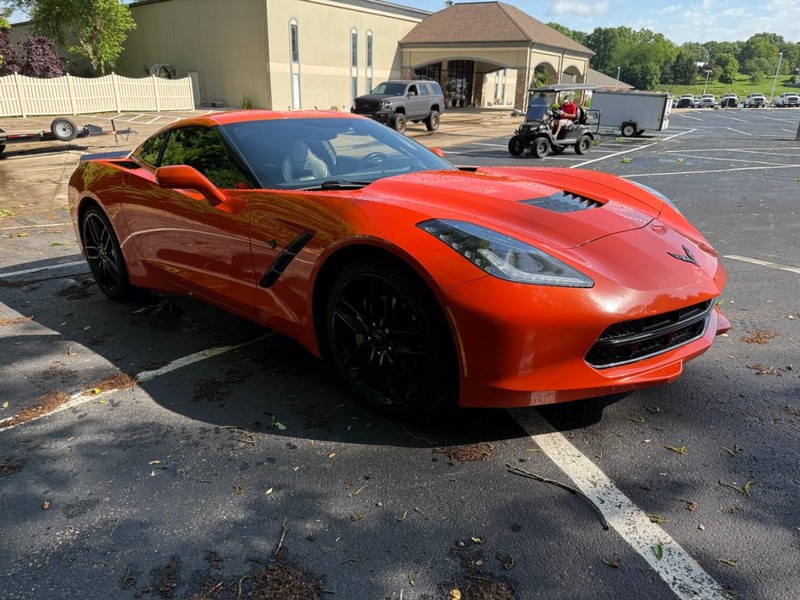 Chevrolet Corvette Vehicle Image 11