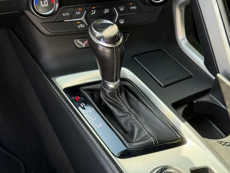 Chevrolet Corvette Vehicle Image 19