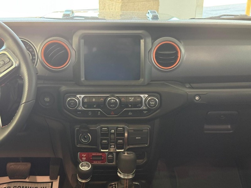 Jeep Gladiator Vehicle Image 11