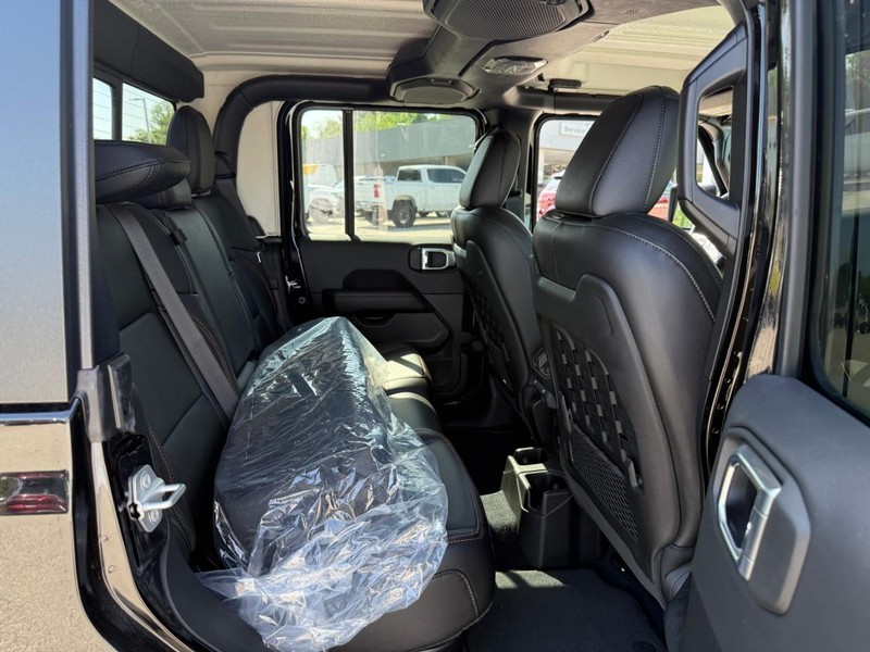 Jeep Gladiator Vehicle Image 07