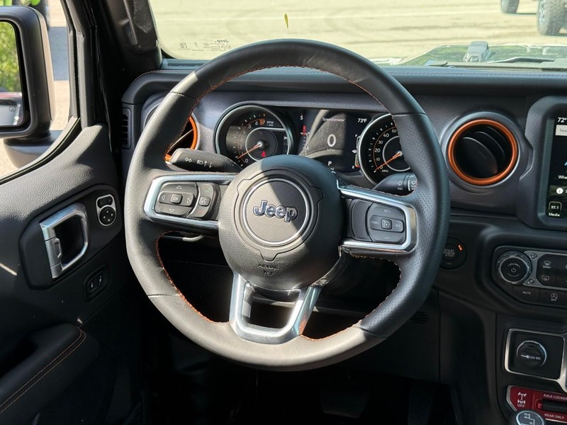Jeep Gladiator Vehicle Image 09