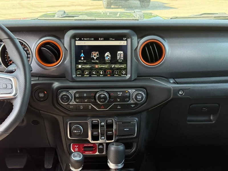 Jeep Gladiator Vehicle Image 11