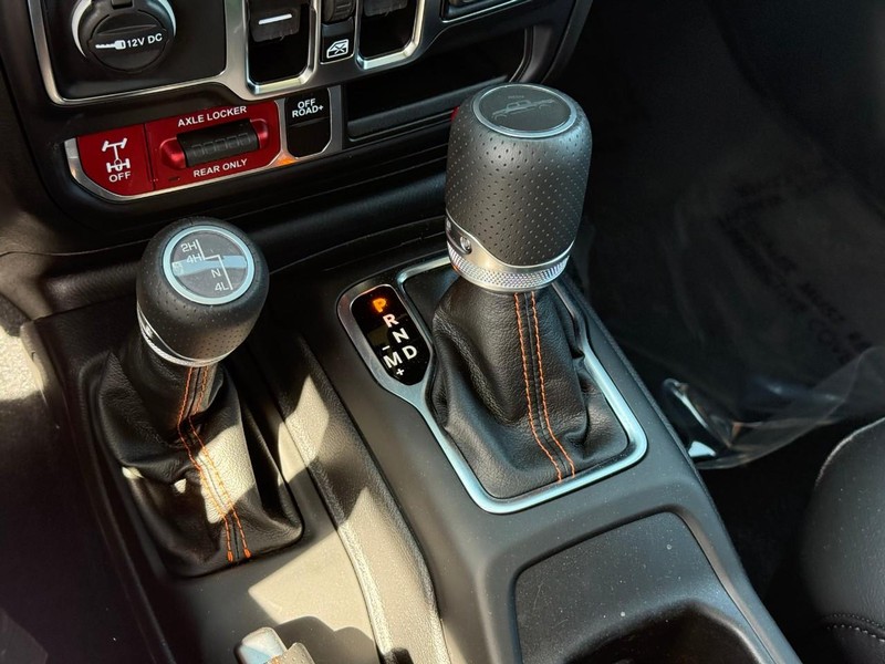 Jeep Gladiator Vehicle Image 17