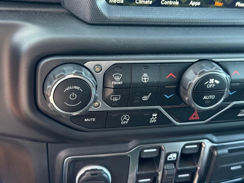 Jeep Gladiator Vehicle Image 18
