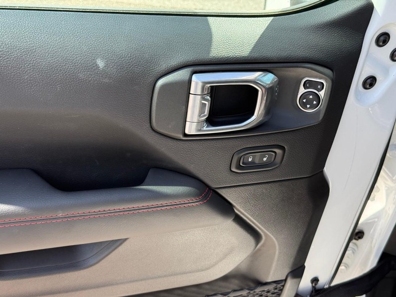 Jeep Gladiator Vehicle Image 13