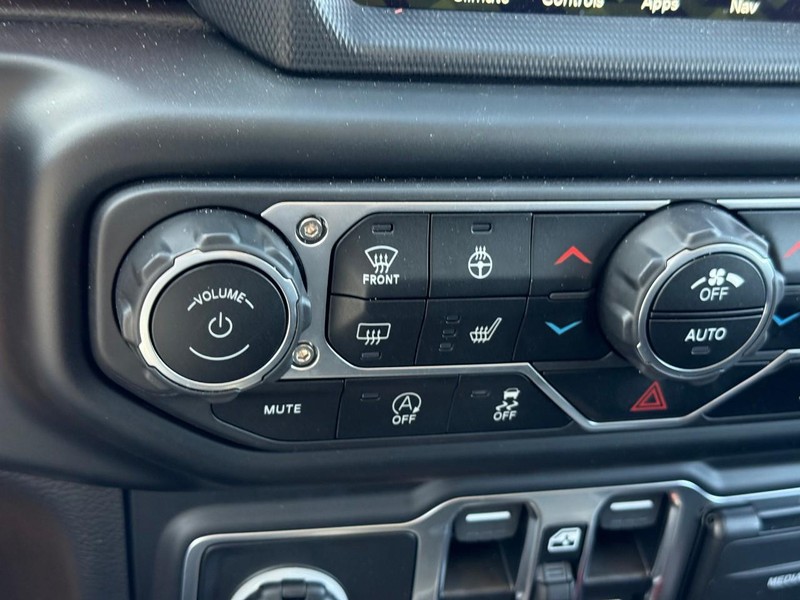 Jeep Gladiator Vehicle Image 18