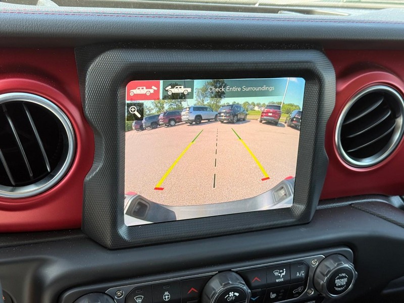 Jeep Gladiator Vehicle Image 21