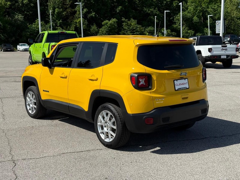Jeep Renegade Vehicle Image 04
