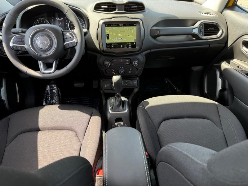 Jeep Renegade Vehicle Image 08