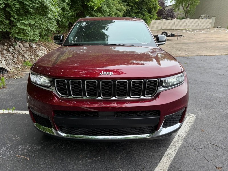 Jeep Grand Cherokee L Vehicle Image 13