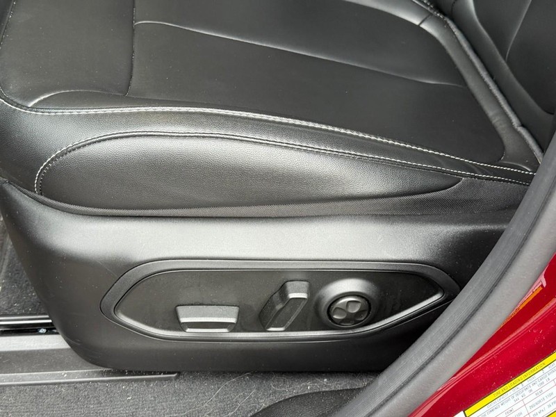 Jeep Grand Cherokee L Vehicle Image 17