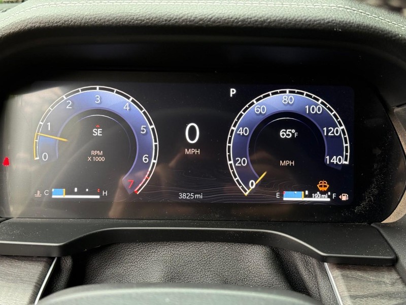 Jeep Grand Cherokee L Vehicle Image 20