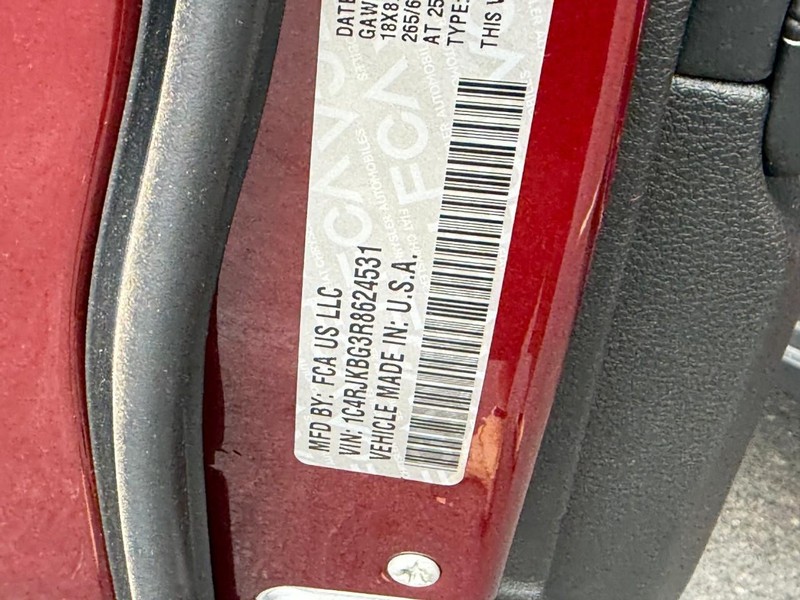 Jeep Grand Cherokee L Vehicle Image 24