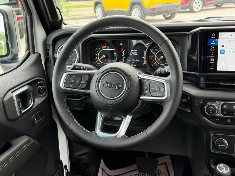Jeep Wrangler Vehicle Image 09