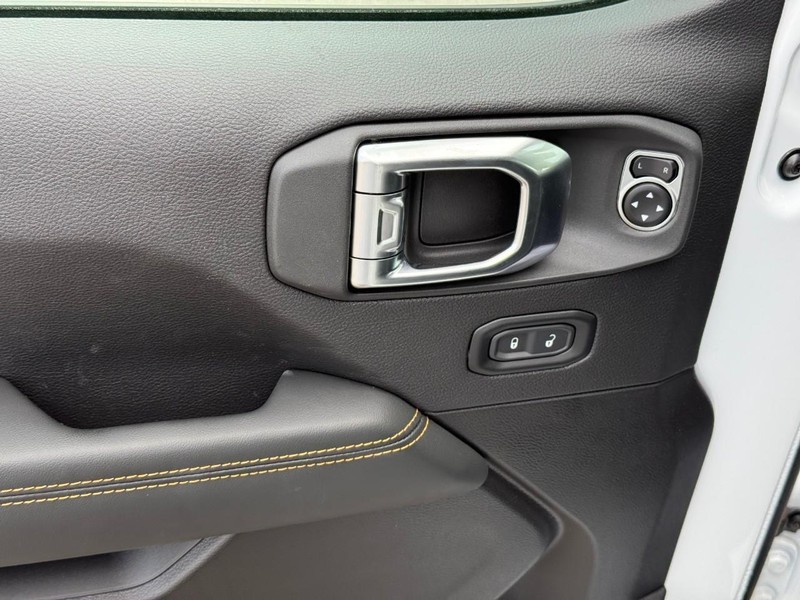 Jeep Wrangler Vehicle Image 13