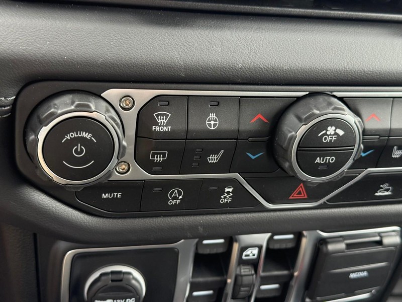 Jeep Wrangler Vehicle Image 18