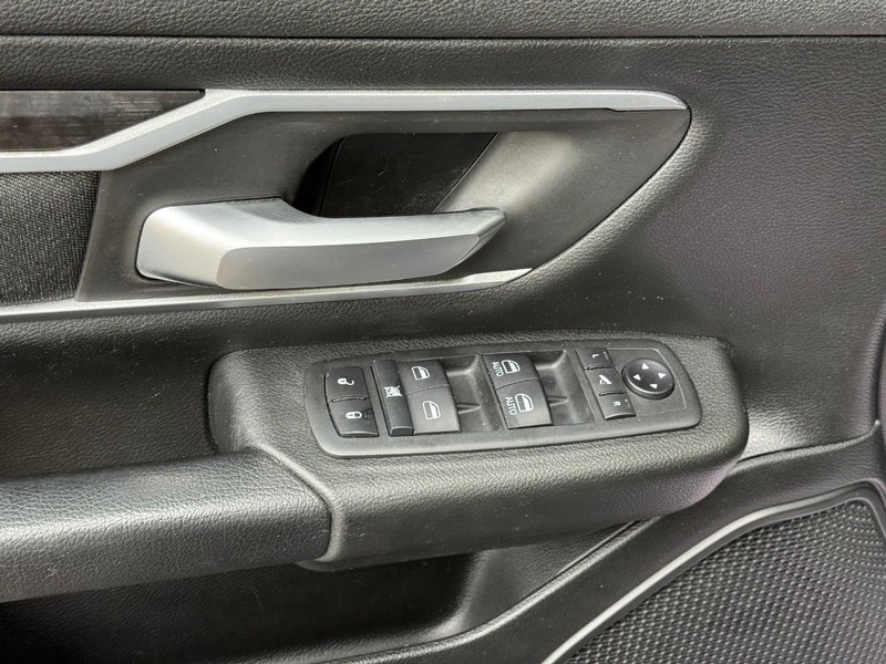 Ram 1500 Vehicle Image 18